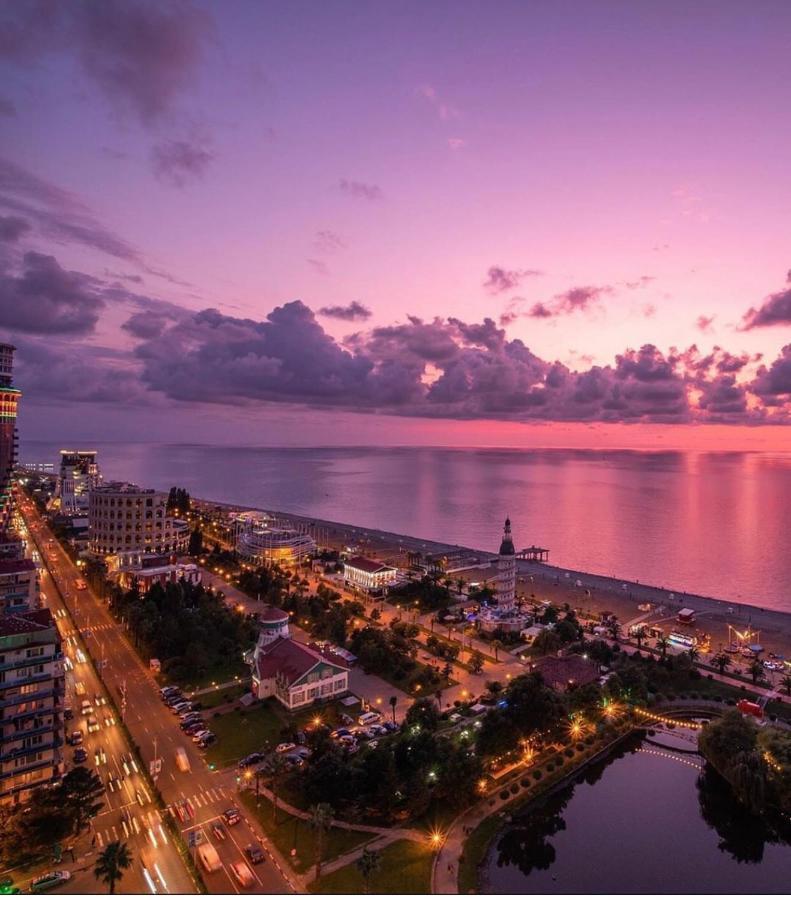 Orbi City Suites Batumi Ngoại thất bức ảnh